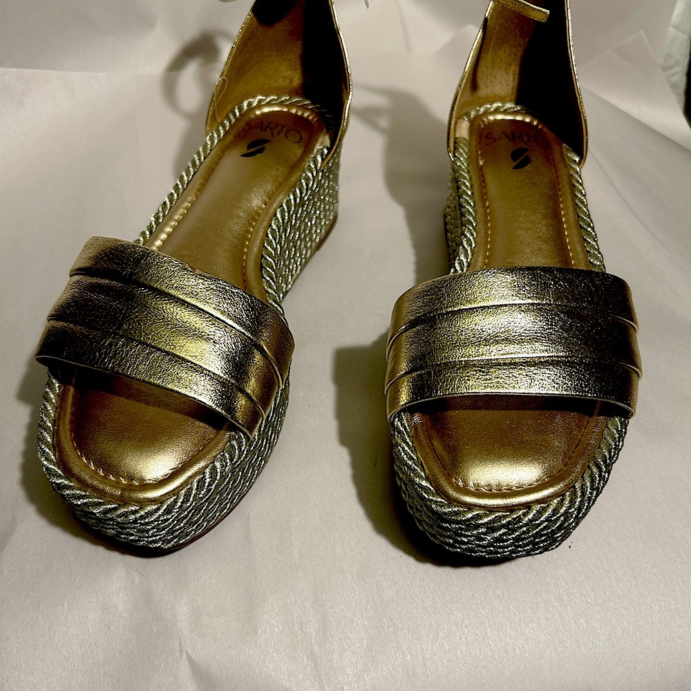 Franco Sarto in women shoes,color gold,size 8.5